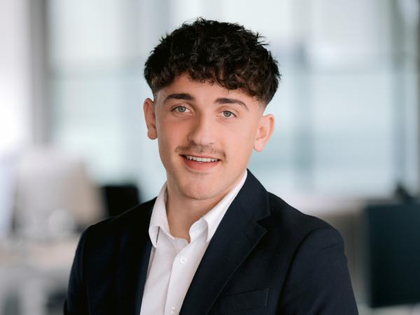 Gabriel Dunne, Investment Analyst